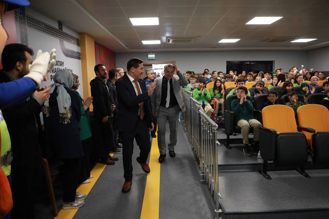 Karatay’da binlerce öğrenci 2 önemli konuda eğitim aldı 13